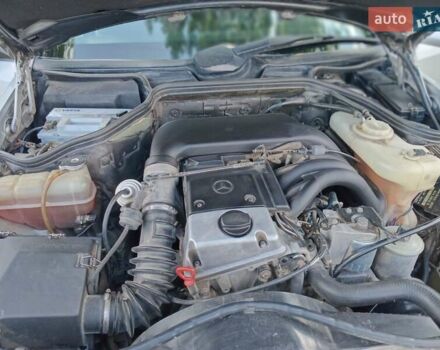 Серый Мерседес Е-Класс, объемом двигателя 2.5 л и пробегом 362 тыс. км за 8200 $, фото 7 на Automoto.ua