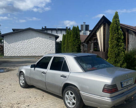 Серый Мерседес Е-Класс, объемом двигателя 2.2 л и пробегом 370 тыс. км за 1600 $, фото 2 на Automoto.ua