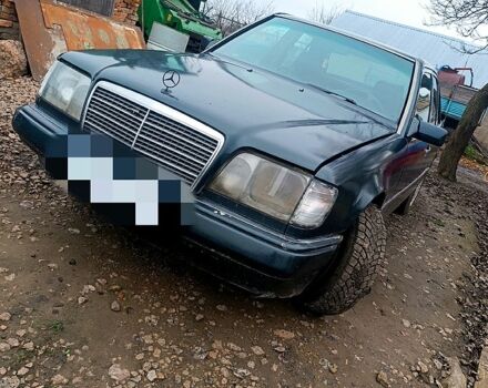 Сірий Мерседес Е-Клас, об'ємом двигуна 2 л та пробігом 356 тис. км за 3200 $, фото 1 на Automoto.ua