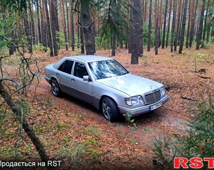 Серый Мерседес Е-Класс, объемом двигателя 2.2 л и пробегом 457 тыс. км за 1750 $, фото 2 на Automoto.ua