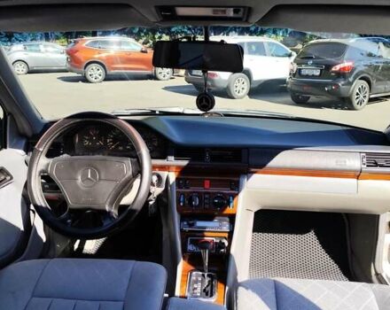 Мерседес Е-Класс 1994 в Днепре (Днепропетровске) на Automoto.ua Серый Мерседес Е-Класс, объемом двигателя 2.8 л и пробегом 303 тыс. км за 4350 $, фото 17 на Automoto.ua
