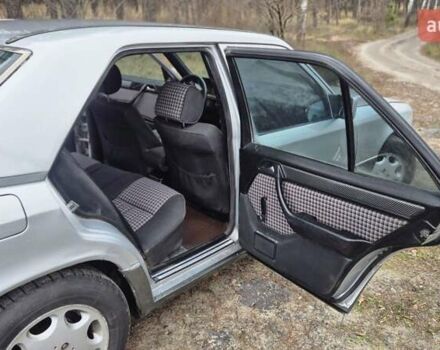 Сірий Мерседес Е-Клас, об'ємом двигуна 2 л та пробігом 547 тис. км за 2400 $, фото 15 на Automoto.ua