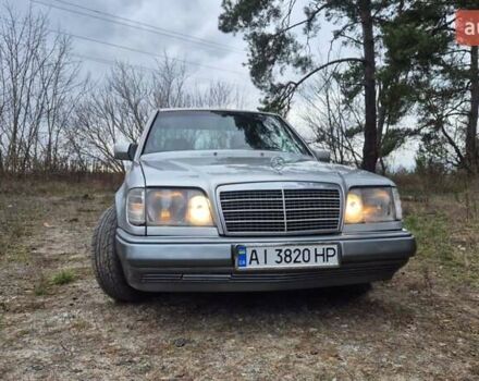 Сірий Мерседес Е-Клас, об'ємом двигуна 2 л та пробігом 547 тис. км за 2400 $, фото 24 на Automoto.ua