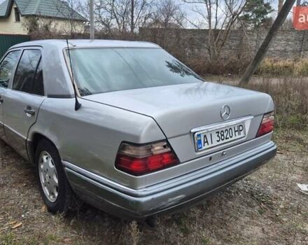 Сірий Мерседес Е-Клас, об'ємом двигуна 2 л та пробігом 547 тис. км за 2400 $, фото 4 на Automoto.ua