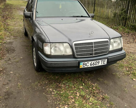 Сірий Мерседес Е-Клас, об'ємом двигуна 3 л та пробігом 443 тис. км за 2300 $, фото 1 на Automoto.ua