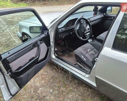 Сірий Мерседес Е-Клас, об'ємом двигуна 2 л та пробігом 547 тис. км за 2400 $, фото 12 на Automoto.ua