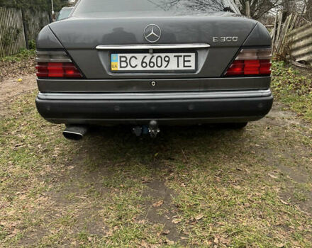 Сірий Мерседес Е-Клас, об'ємом двигуна 3 л та пробігом 443 тис. км за 2300 $, фото 5 на Automoto.ua