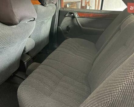 Сірий Мерседес Е-Клас, об'ємом двигуна 2 л та пробігом 431 тис. км за 3000 $, фото 7 на Automoto.ua