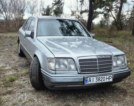 Сірий Мерседес Е-Клас, об'ємом двигуна 2 л та пробігом 547 тис. км за 2400 $, фото 1 на Automoto.ua