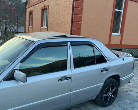 Серый Мерседес Е-Класс, объемом двигателя 2.5 л и пробегом 350 тыс. км за 7300 $, фото 4 на Automoto.ua