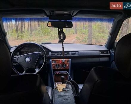 Серый Мерседес Е-Класс, объемом двигателя 2.2 л и пробегом 457 тыс. км за 1750 $, фото 5 на Automoto.ua