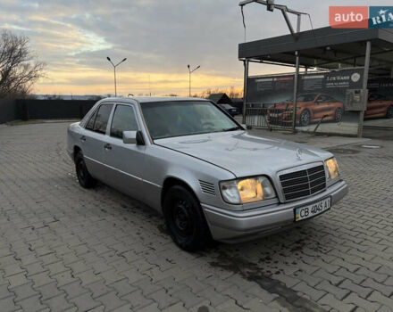 Сірий Мерседес Е-Клас, об'ємом двигуна 0 л та пробігом 300 тис. км за 2000 $, фото 2 на Automoto.ua