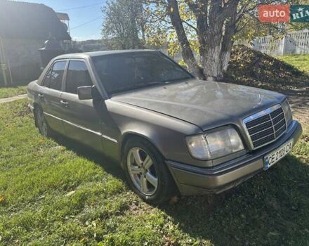 Мерседес Е-Клас 1994 у Сторожинце на Automoto.ua Сірий Мерседес Е-Клас, об'ємом двигуна 3.2 л та пробігом 480 тис. км за 1500 $, фото 2 на Automoto.ua