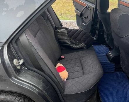 Сірий Мерседес Е-Клас, об'ємом двигуна 0 л та пробігом 353 тис. км за 3200 $, фото 4 на Automoto.ua