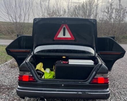 Сірий Мерседес Е-Клас, об'ємом двигуна 0 л та пробігом 353 тис. км за 3200 $, фото 10 на Automoto.ua