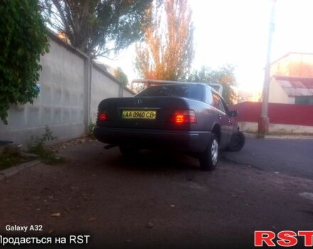 Серый Мерседес Е-Класс, объемом двигателя 2.2 л и пробегом 530 тыс. км за 1800 $, фото 1 на Automoto.ua