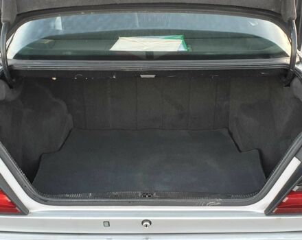 Сірий Мерседес Е-Клас, об'ємом двигуна 2 л та пробігом 400 тис. км за 3300 $, фото 4 на Automoto.ua