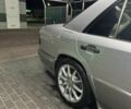 Серый Мерседес Е-Класс, объемом двигателя 3.2 л и пробегом 325 тыс. км за 5500 $, фото 1 на Automoto.ua