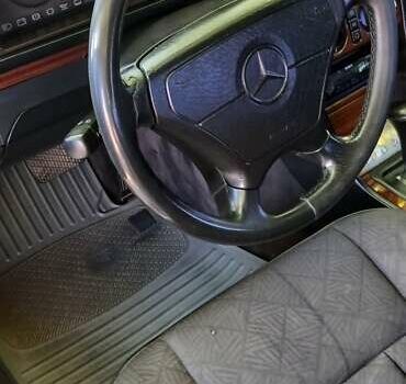 Сірий Мерседес Е-Клас, об'ємом двигуна 2.8 л та пробігом 391 тис. км за 3650 $, фото 8 на Automoto.ua