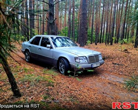 Серый Мерседес Е-Класс, объемом двигателя 2.2 л и пробегом 457 тыс. км за 1750 $, фото 1 на Automoto.ua