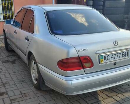 Сірий Мерседес Е-Клас, об'ємом двигуна 2.16 л та пробігом 423 тис. км за 3250 $, фото 3 на Automoto.ua