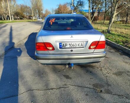 Серый Мерседес Е-Класс, объемом двигателя 2 л и пробегом 440 тыс. км за 3300 $, фото 8 на Automoto.ua