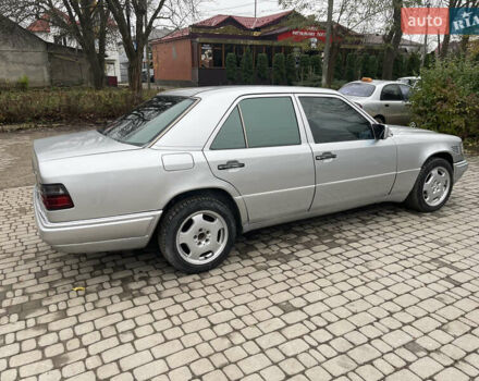 Серый Мерседес Е-Класс, объемом двигателя 3 л и пробегом 400 тыс. км за 3300 $, фото 8 на Automoto.ua