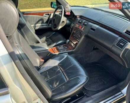 Мерседес Е-Класс 1995 в Белгород-Днестровском на Automoto.ua Серый Мерседес Е-Класс, объемом двигателя 3.2 л и пробегом 430 тыс. км за 4200 $, фото 1 на Automoto.ua