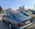 Сірий Мерседес Е-Клас, об'ємом двигуна 2 л та пробігом 400 тис. км за 2600 $, фото 6 на Automoto.ua