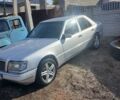 Сірий Мерседес Е-Клас, об'ємом двигуна 2 л та пробігом 460 тис. км за 3300 $, фото 4 на Automoto.ua