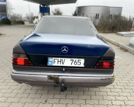 Серый Мерседес Е-Класс, объемом двигателя 2 л и пробегом 700 тыс. км за 1000 $, фото 5 на Automoto.ua