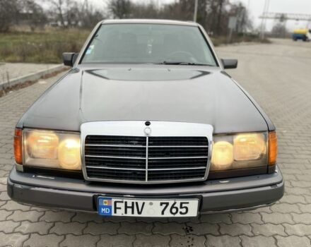 Серый Мерседес Е-Класс, объемом двигателя 2 л и пробегом 700 тыс. км за 1000 $, фото 9 на Automoto.ua