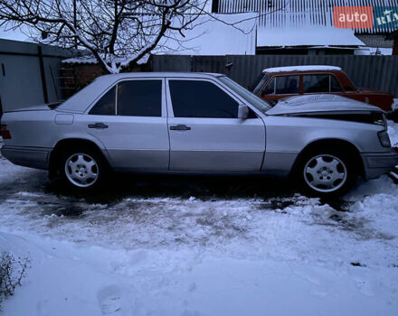 Серый Мерседес Е-Класс, объемом двигателя 2 л и пробегом 470 тыс. км за 1500 $, фото 1 на Automoto.ua