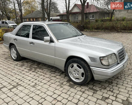 Серый Мерседес Е-Класс, объемом двигателя 3 л и пробегом 400 тыс. км за 3300 $, фото 9 на Automoto.ua