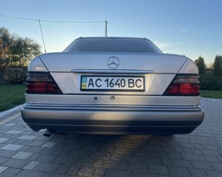 Серый Мерседес Е-Класс, объемом двигателя 2.5 л и пробегом 465 тыс. км за 3500 $, фото 4 на Automoto.ua