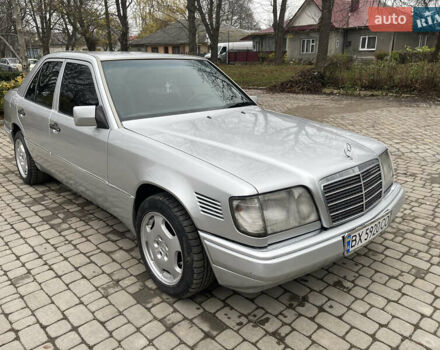 Серый Мерседес Е-Класс, объемом двигателя 3 л и пробегом 400 тыс. км за 3300 $, фото 10 на Automoto.ua