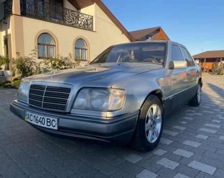 Серый Мерседес Е-Класс, объемом двигателя 2.5 л и пробегом 465 тыс. км за 3500 $, фото 1 на Automoto.ua