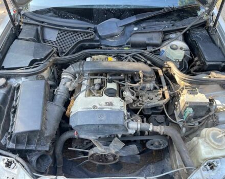 Сірий Мерседес Е-Клас, об'ємом двигуна 2 л та пробігом 400 тис. км за 1000 $, фото 5 на Automoto.ua