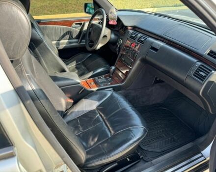 Мерседес Е-Класс 1995 в Белгород-Днестровском на Automoto.ua Серый Мерседес Е-Класс, объемом двигателя 3.2 л и пробегом 430 тыс. км за 4200 $, фото 2 на Automoto.ua