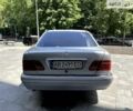 Серый Мерседес Е-Класс, объемом двигателя 2 л и пробегом 170 тыс. км за 2498 $, фото 11 на Automoto.ua