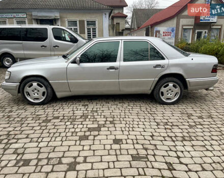 Серый Мерседес Е-Класс, объемом двигателя 3 л и пробегом 400 тыс. км за 3300 $, фото 2 на Automoto.ua