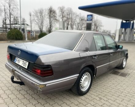 Серый Мерседес Е-Класс, объемом двигателя 2 л и пробегом 700 тыс. км за 1000 $, фото 6 на Automoto.ua