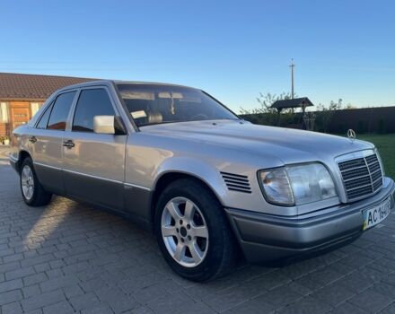 Серый Мерседес Е-Класс, объемом двигателя 2.5 л и пробегом 465 тыс. км за 3500 $, фото 6 на Automoto.ua