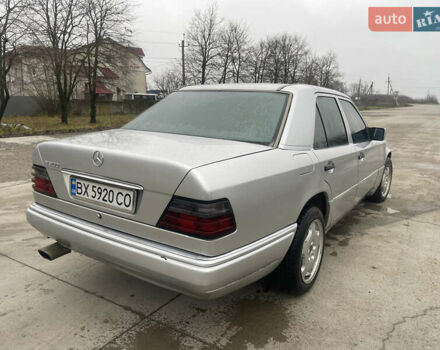 Серый Мерседес Е-Класс, объемом двигателя 3 л и пробегом 400 тыс. км за 3000 $, фото 6 на Automoto.ua