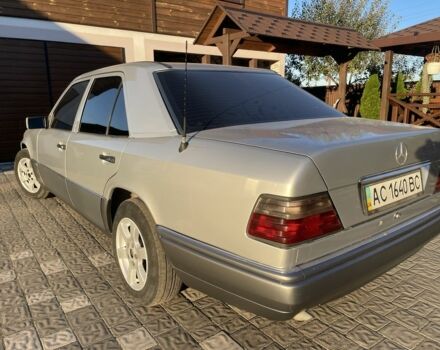 Серый Мерседес Е-Класс, объемом двигателя 2.5 л и пробегом 465 тыс. км за 3500 $, фото 7 на Automoto.ua