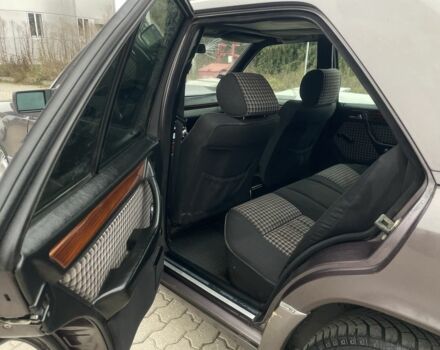 Серый Мерседес Е-Класс, объемом двигателя 2 л и пробегом 700 тыс. км за 1000 $, фото 13 на Automoto.ua