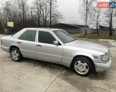 Серый Мерседес Е-Класс, объемом двигателя 3 л и пробегом 400 тыс. км за 3000 $, фото 8 на Automoto.ua