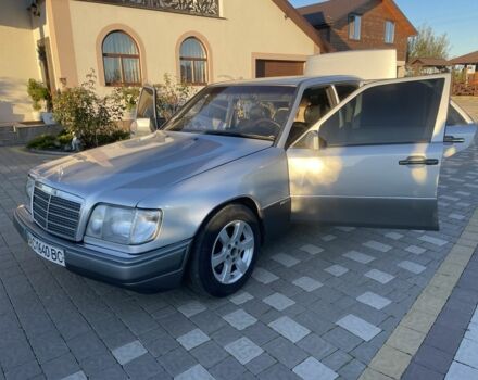 Серый Мерседес Е-Класс, объемом двигателя 2.5 л и пробегом 465 тыс. км за 3500 $, фото 8 на Automoto.ua