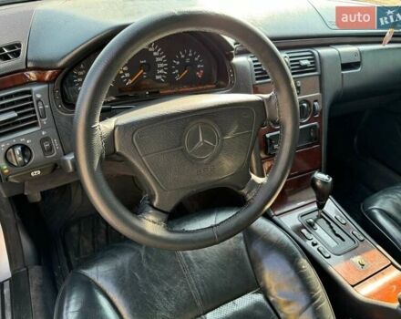 Мерседес Е-Класс 1995 в Белгород-Днестровском на Automoto.ua Серый Мерседес Е-Класс, объемом двигателя 3.2 л и пробегом 430 тыс. км за 4200 $, фото 7 на Automoto.ua