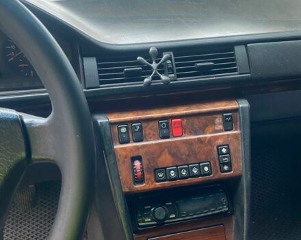 Сірий Мерседес Е-Клас, об'ємом двигуна 2.5 л та пробігом 409 тис. км за 2911 $, фото 8 на Automoto.ua